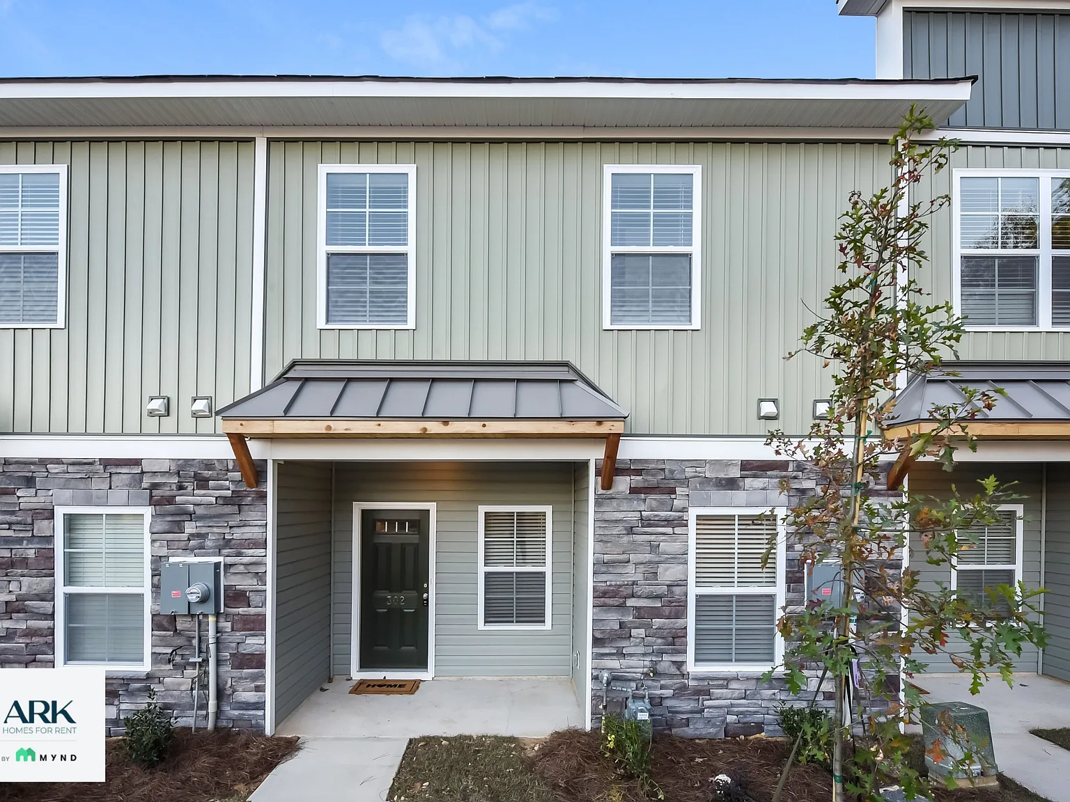 2 bed, 2.5 bath, 1428 sqft, $1,599 — Photo 1