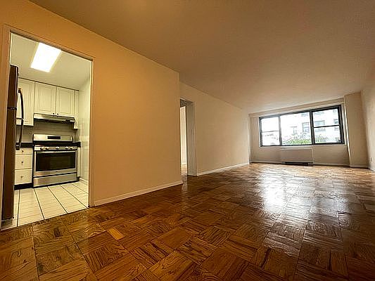 2nd image of 250 E 63rd St #4E
