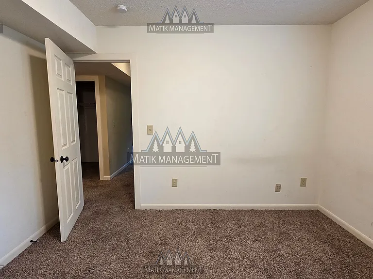 2609 25th St NW — Photo 57