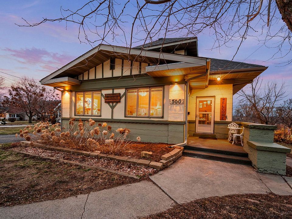 1st image of 560 E 7th St