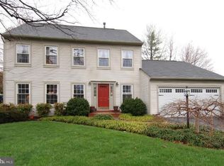 5304 Mariners Mill Ct, Alexandria, VA 22315