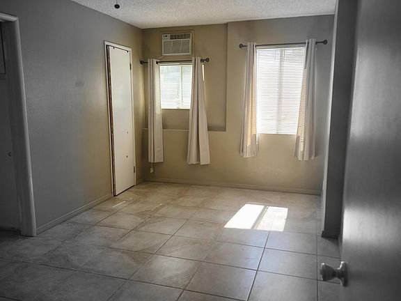 4th image of 32046 Avenue E