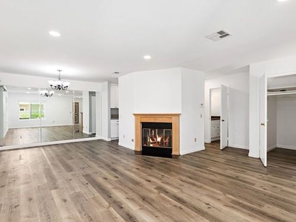 4th image of 450 Golden Springs Dr Unit A