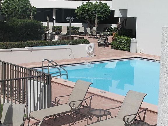 4th image of 8 Belleview Blvd APT 101