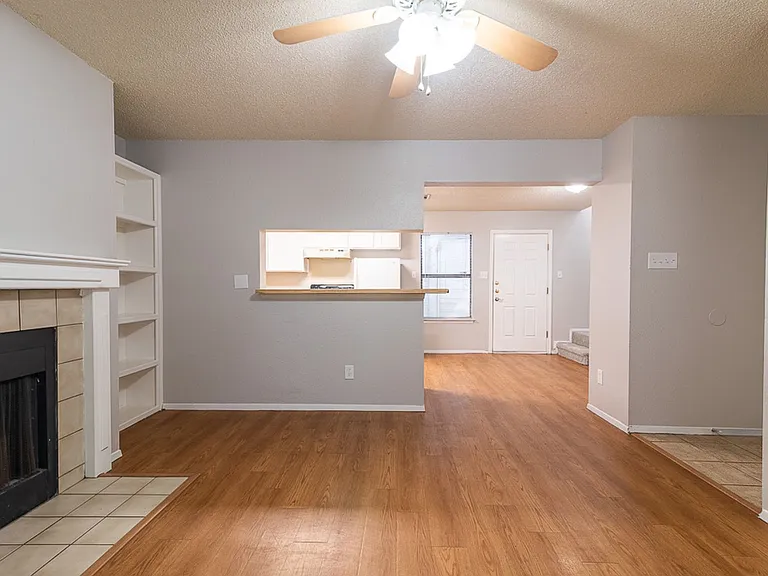 2906 Jadewood Ct #B — Photo 4