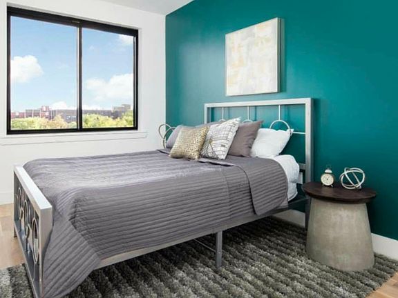 4th image of 810 Lexington Ave #2