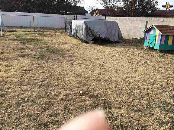 3rd image of 1721 N Chama Dr