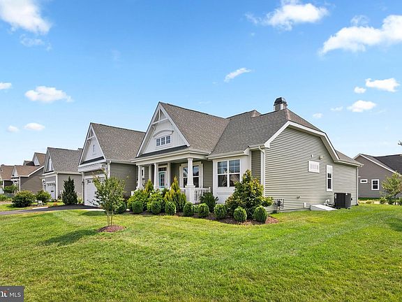 3rd image of 29664 Patrick Henry Cir