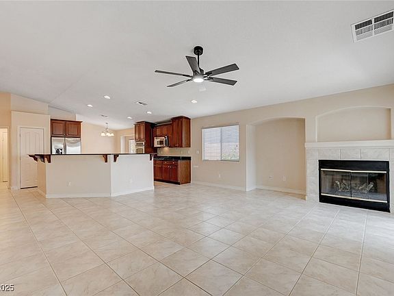 5th image of 10717 Hunter Mountain Ave