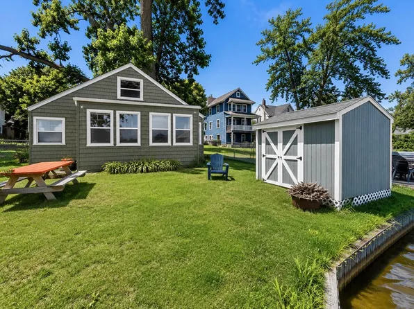 1914 Forest Dr, Portage, MI 49002