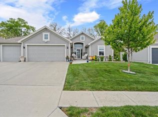 1925 Creek View Ln, Raymore, MO 64083