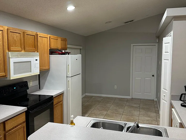 127 Pineleaf Pass — Photo 4