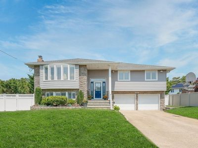 20 Comet Lane, Massapequa, NY, 11758