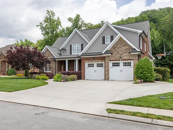 3rd image of 879 Deer Valley Dr