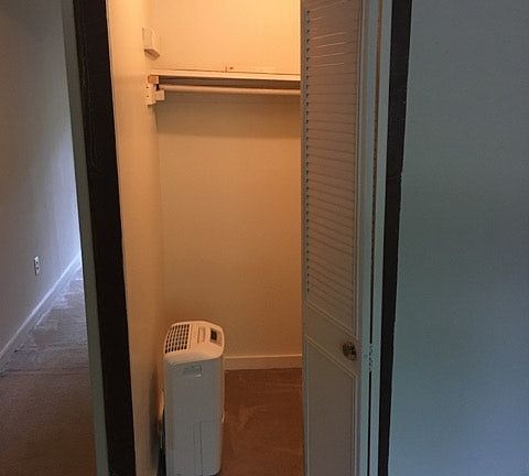 5th image of 3422 Stuart Ave #A