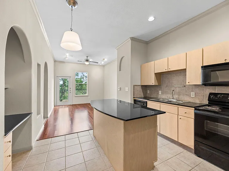 1441 East St #207 — Photo 5