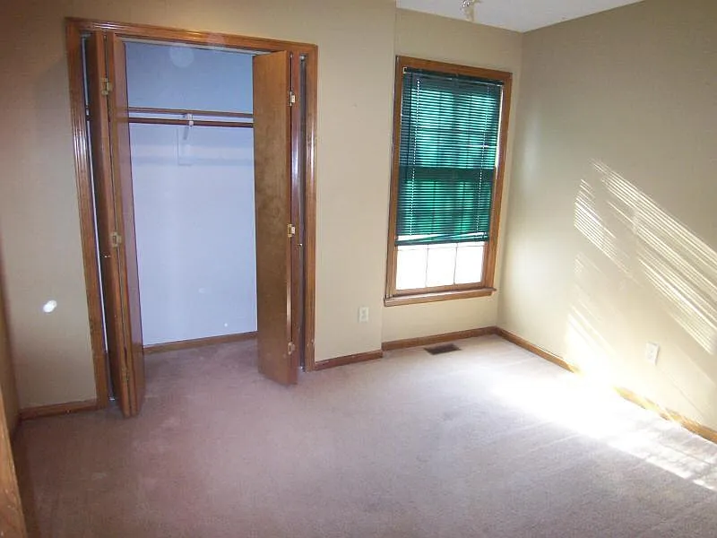 5 bed, 3.5 bath, 2800 sqft, $2,695 — Photo 3