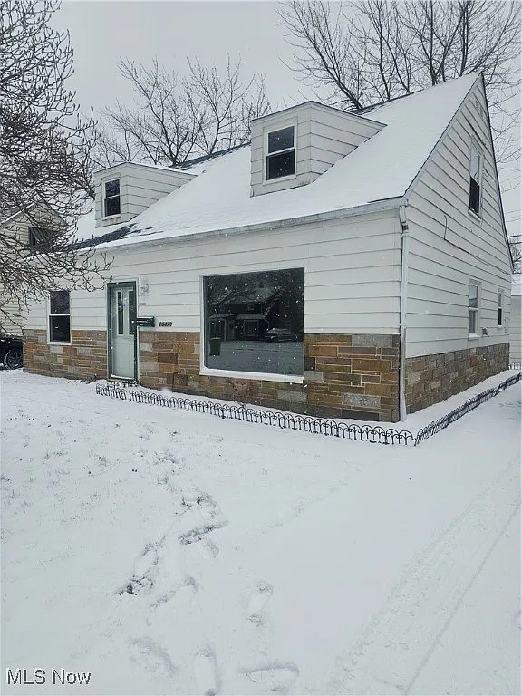 26470 Drakefield Ave photo 1