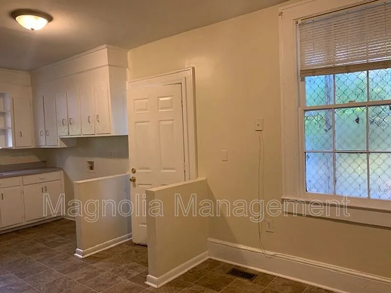 2 bed, 1.0 bath, $675 — Photo 3