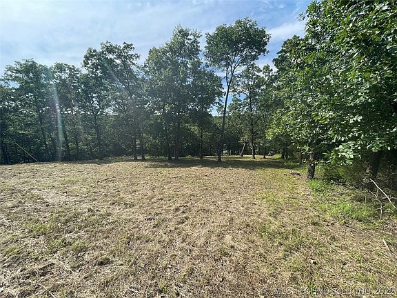 4th image of Lakecrest Dr