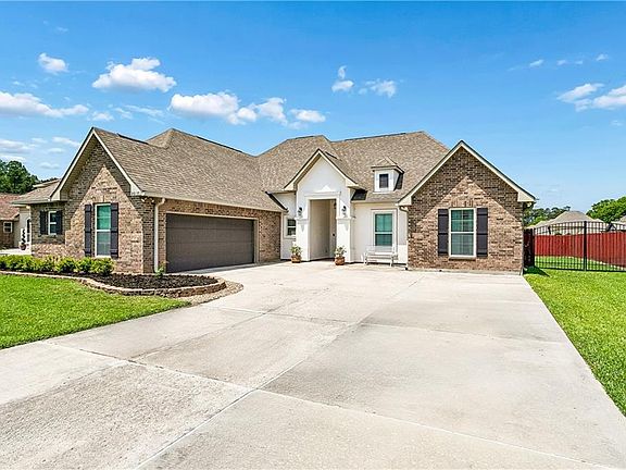 3rd image of 20171 Camden Ln