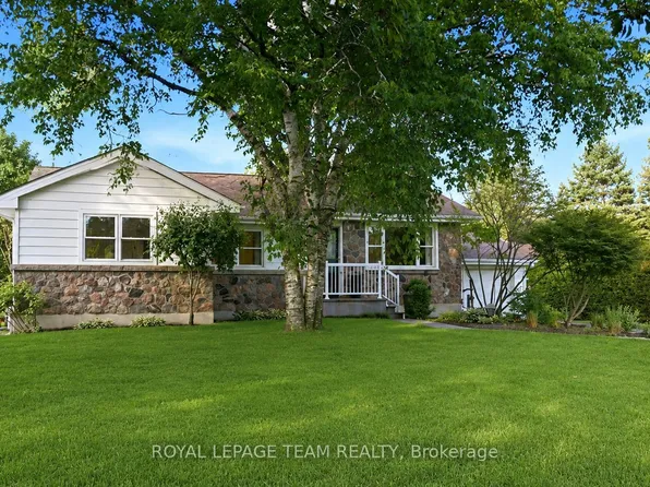 17 Arnold Dr, Ottawa, ON K2H 6V6