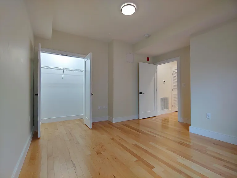 2489 Washington St #2C — Photo 5