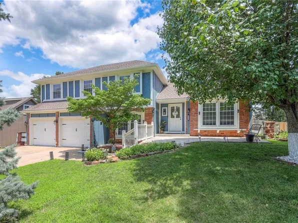 7319 Earnshaw St, Shawnee, KS 66216