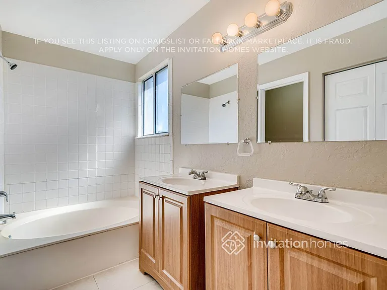 13776 SW 145th Ter — Photo 10