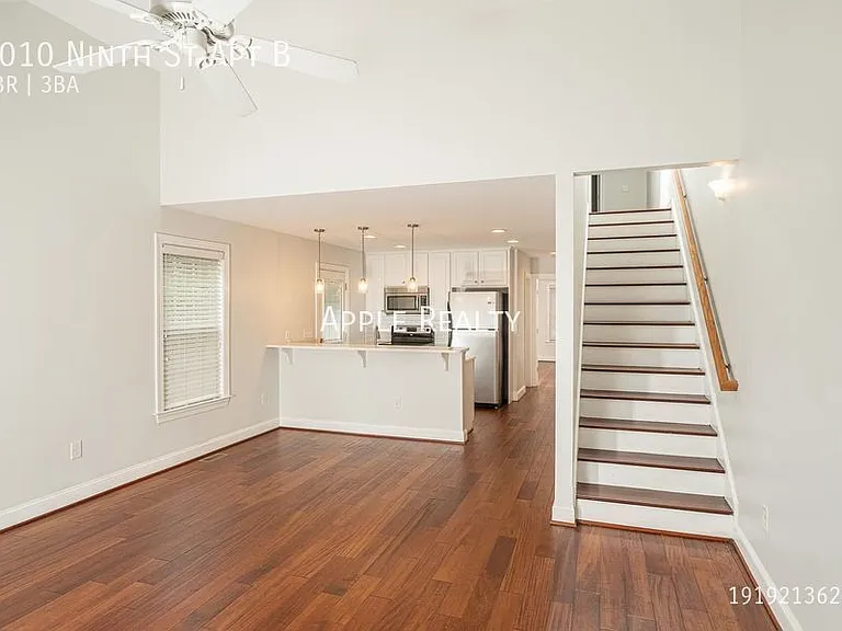 1010 9th St #B — Photo 2