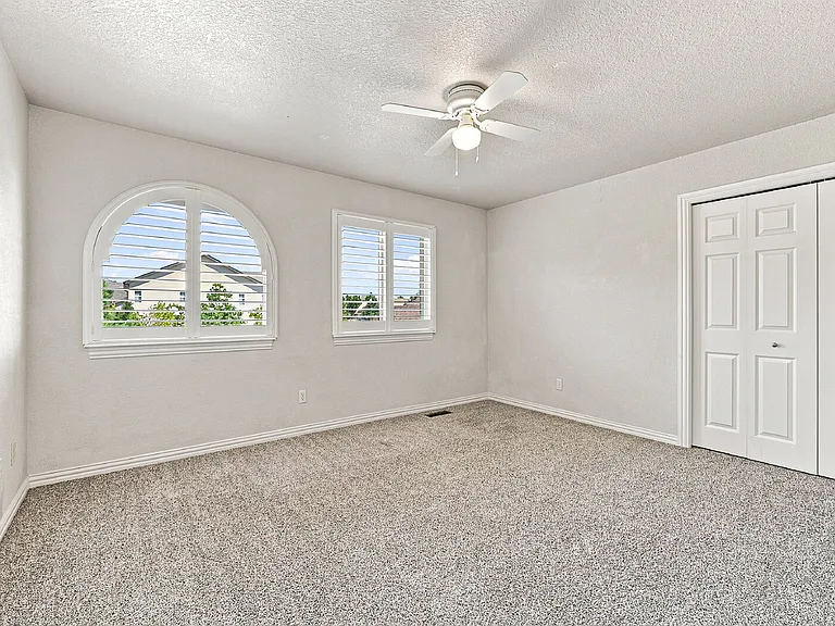 2425 Vanreen Dr — Photo 34