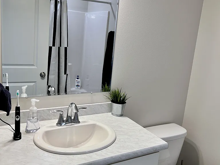 895 Thames Ct — Photo 38