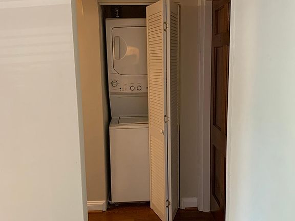 5th image of 8052 Davis Dr APT 1E