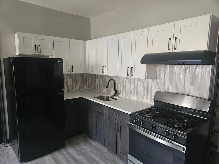 305-306 Magnolia Ave #1 — Photo 4