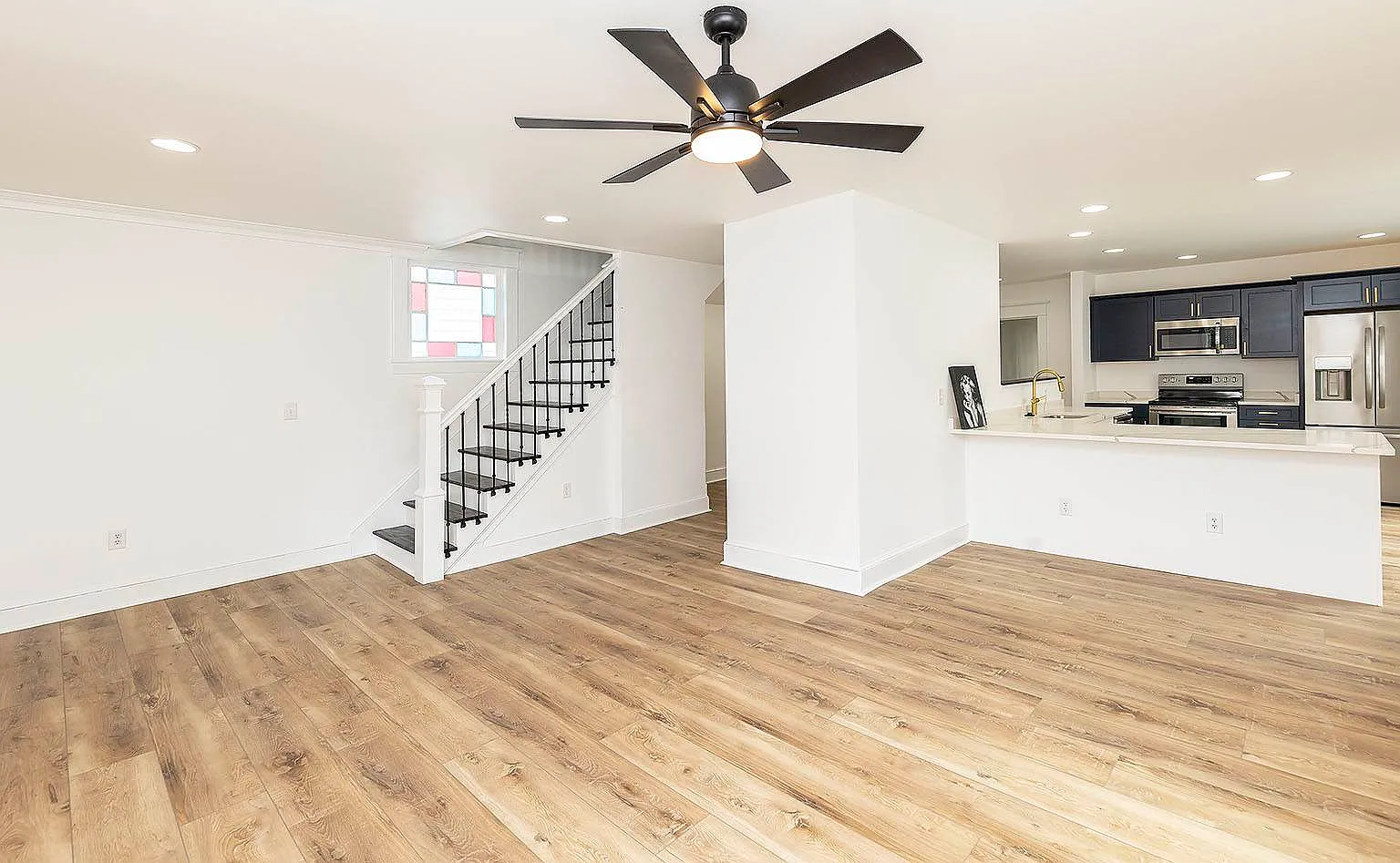 3 bed, 2151 sqft, $2,200 — Photo 3