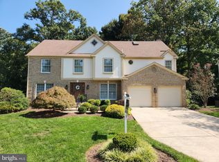 27 Rutherford Cir, Sterling, VA 20165