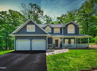 101 Ash Ln, Greentown, PA 18426