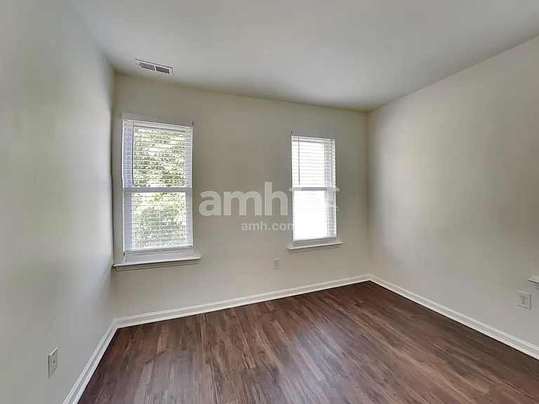 4401 Cobble Creek Ln — Photo 20