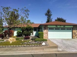 946 Crest Dr, Central Point, OR 97502