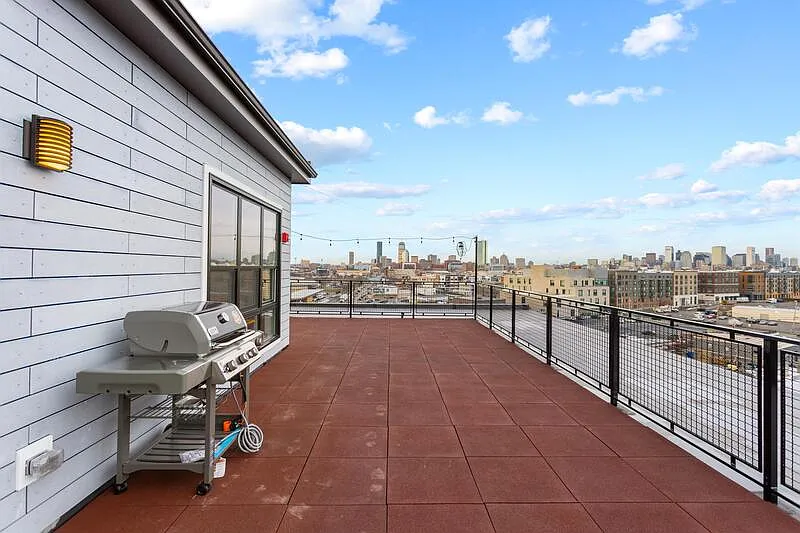 2 bed, 2.0 bath, 850 sqft, $3,300 — Photo 4