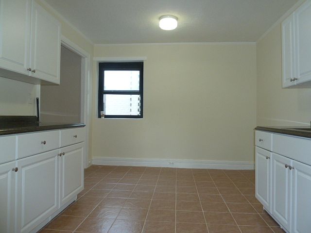 2nd image of 13 Fifth Ave