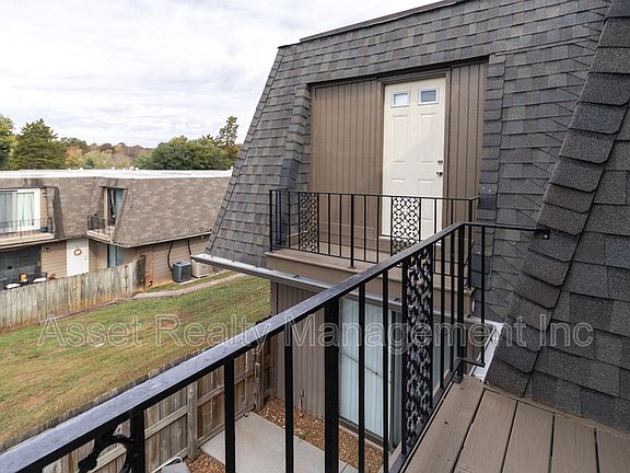 5th image of 9104 Woodpark Ln #C