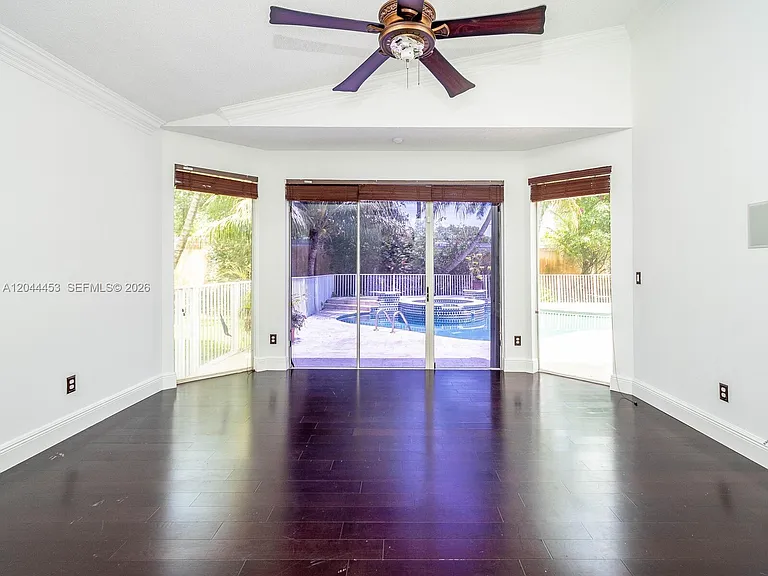 351 SW 184th Ter — Photo 35