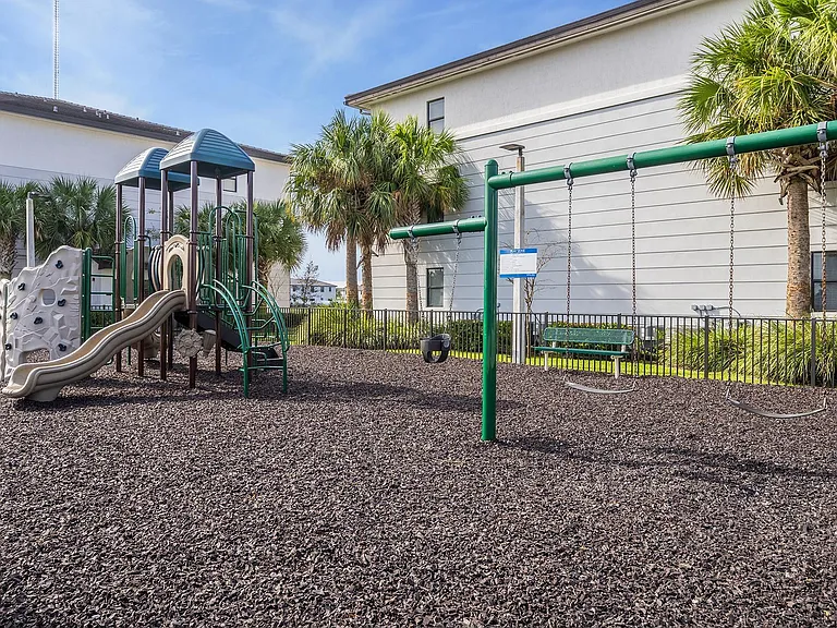 Vista Lago Apartments — Photo 10
