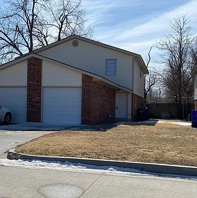 1018 E Main St — Photo 20