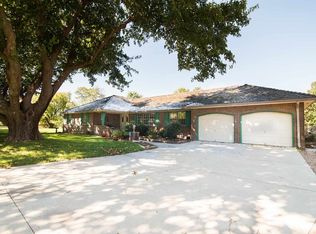 11016 W Hidden Lake Rd, Wichita, KS 67209