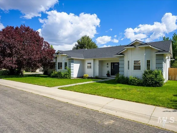 2687 E Alpomado St, Eagle, ID 83616