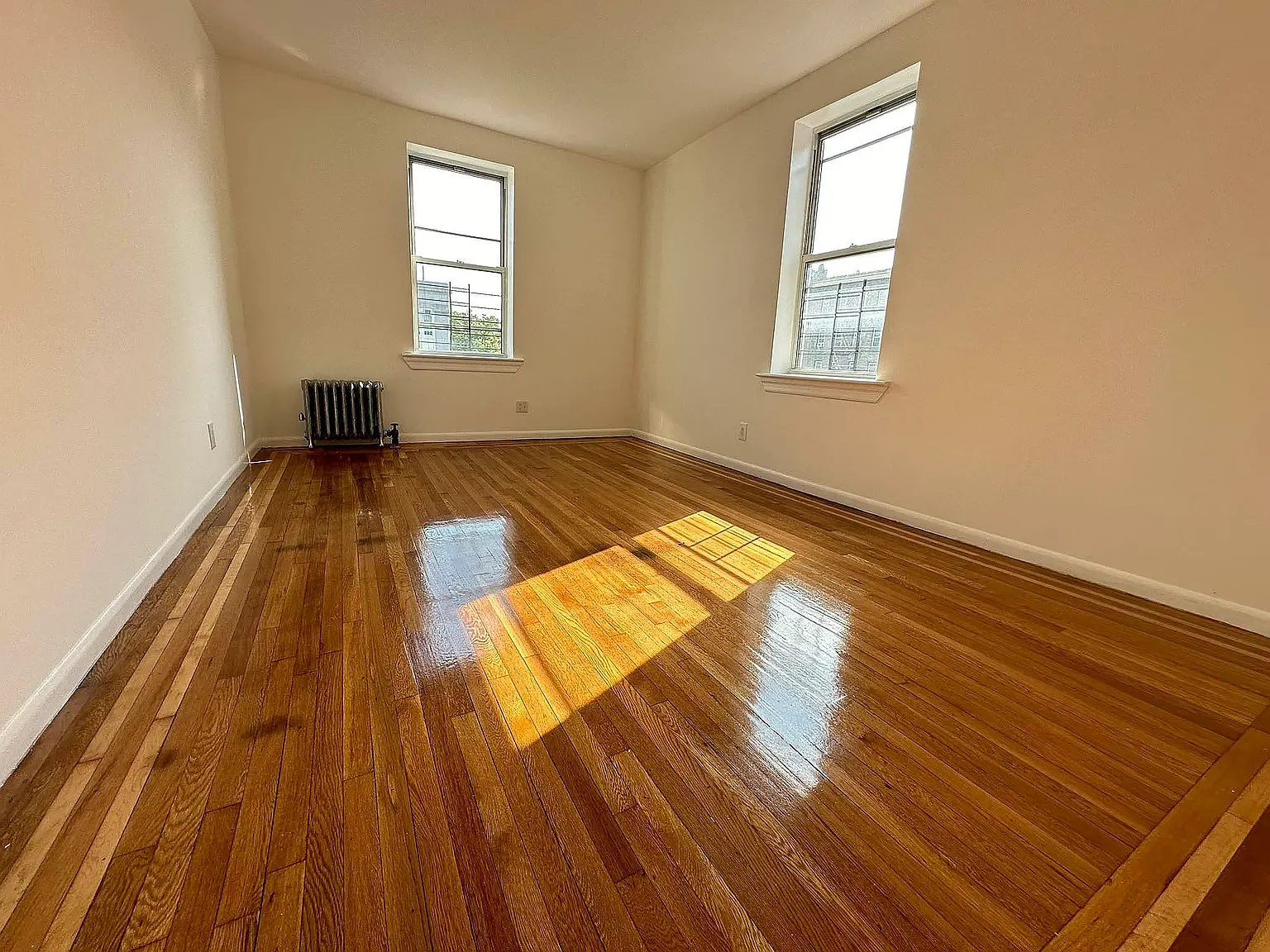 2387 Morris Avenue — Photo 3