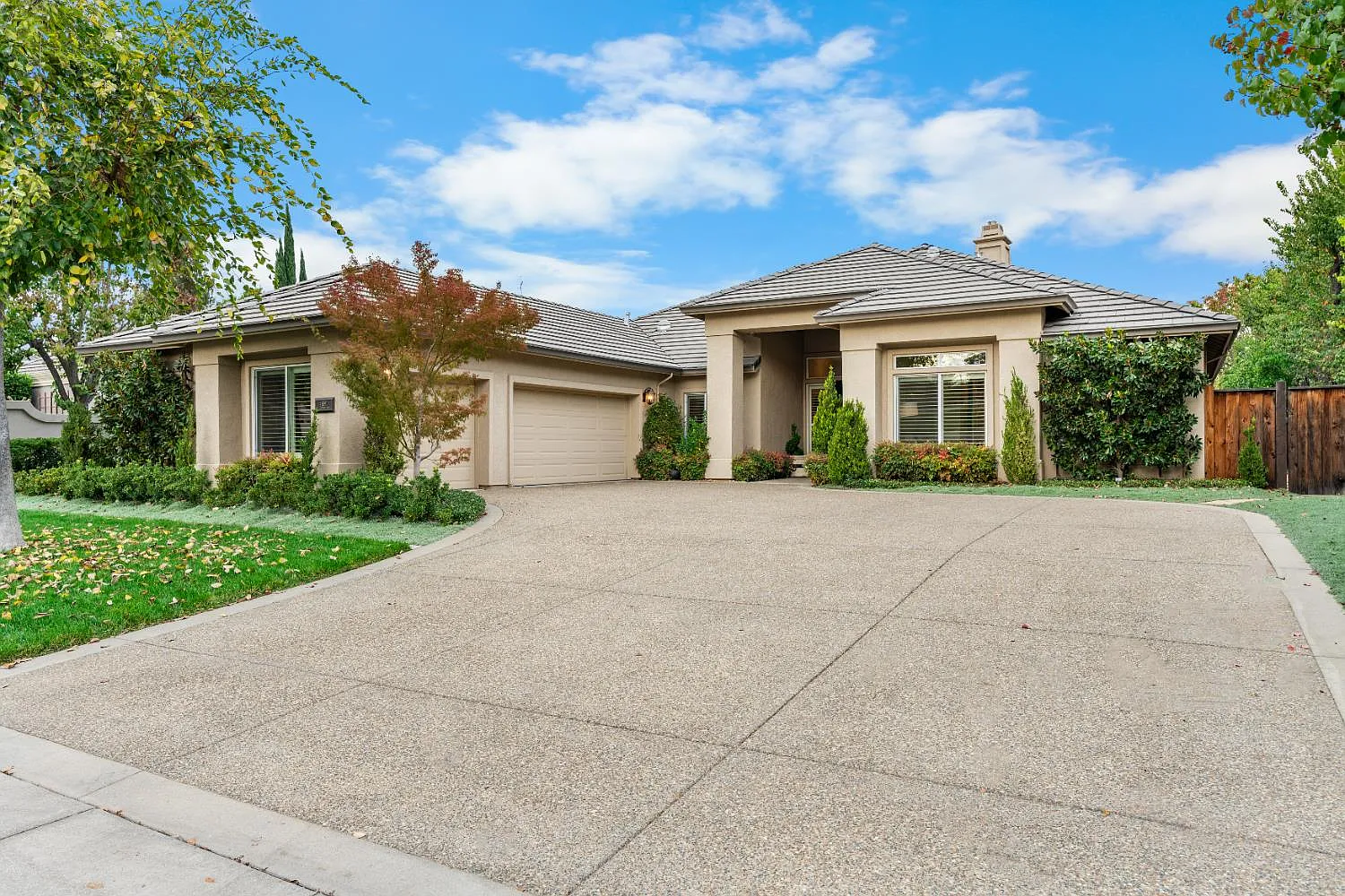 4859 Saint Andrews Dr photo 1
