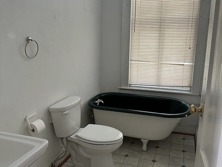 104 S Pine St #A — Photo 48